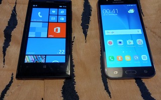 Nokia 1020 sekä Samsung Galaxy J5 2015 malli.