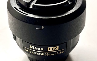 Nikon DX af-s nikkor  35mm 1:1.8G