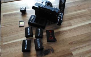 Sony Nex-7 + 16-50mm objektiivi + tarvikkeita